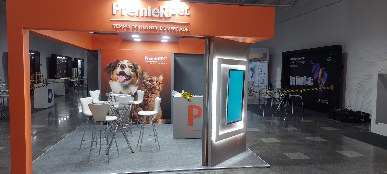 Stand da PremieRpet em feira corporativa